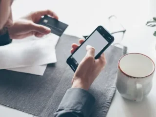 Шахраї телефонують та ошукують українців