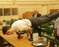 Селфі з прем'єром: Трюдо став зіркою випускного