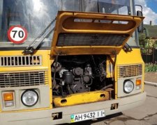 На Донбасі вибухнув автобус із пасажирами