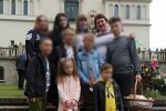 Монахиня покинула монастир заради десяти обездолених малюків: Бог підказав