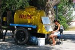 Квас у бочках: що продають українцям під виглядом улюбленого літнього напою