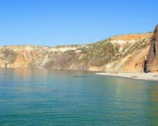 В оккупированном Крыму двое пьяных россиян упали со скалы