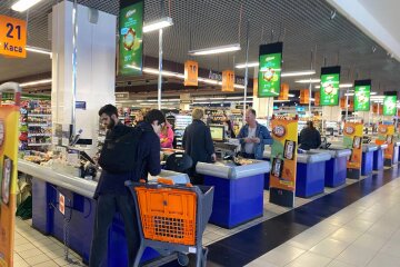 Супермаркет, касса: фото Знай.ua