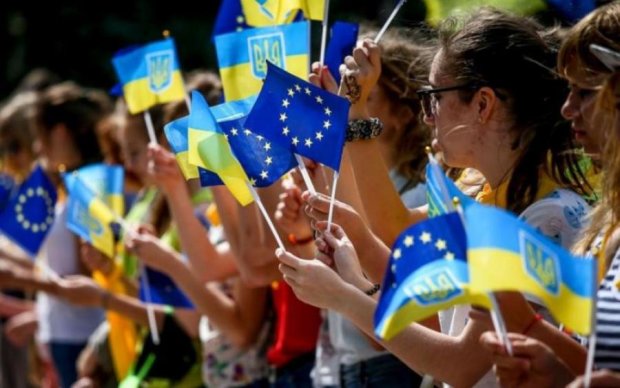 Платный безвиз: украинцам объяснили, что делать при въезде в ЕС