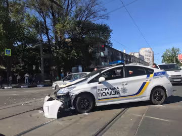 У Харкові копи продовжують трощити свої Prius: не поділили дорогу з Tоyotа