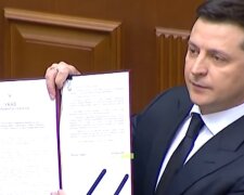 Володимир Зеленський підписав безвіз для добровольців з усього світу: Україна потребує їхньої допомоги