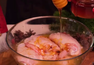 Курочка в апельсинах и клюкве, кадр с видео