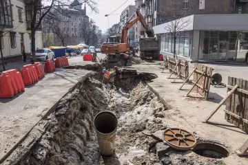 Главное за ночь: "народные" субсидии, Киев без воды и кровавое побоище в суде