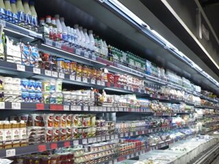 Молочна продукція, кадр з відео