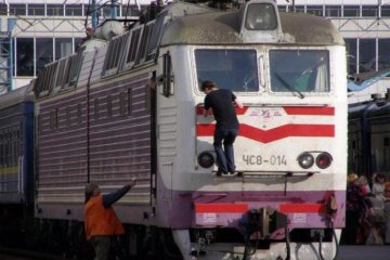 Омелян списав всі проблеми залізниці на українців

