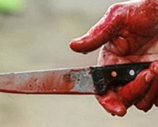 Росіянин жорстоко розправився з дружиною та зарізав сина
