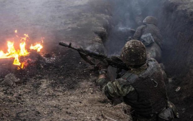 Доба в АТО: півсотні обстрілів та поранені українські герої