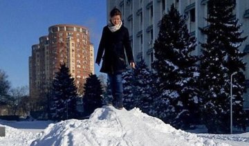 Гайдар покаталась на снігу під вікнами Саакашвілі (видео)
