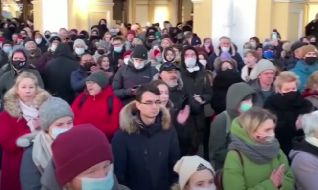 Россияне. Фото: скрин youtube