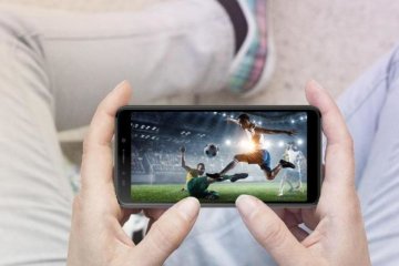 Panasonic P 101: смартфон по цене кнопочного телефона