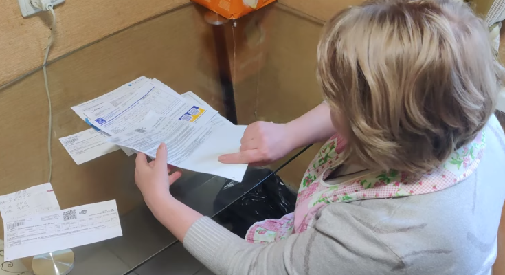 Счета за коммуналку. Фото: скрин youtube