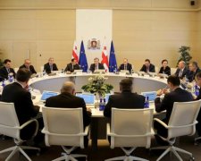 Протестующие отправили правительство Грузии в отставку