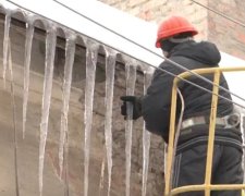 Челябінських комунальників зганьбив фотоконкурс бурульок