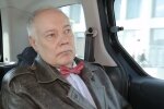 Звезда советского кино похоронит вторую женщину в своей жизни: гораздо моложе и роднее