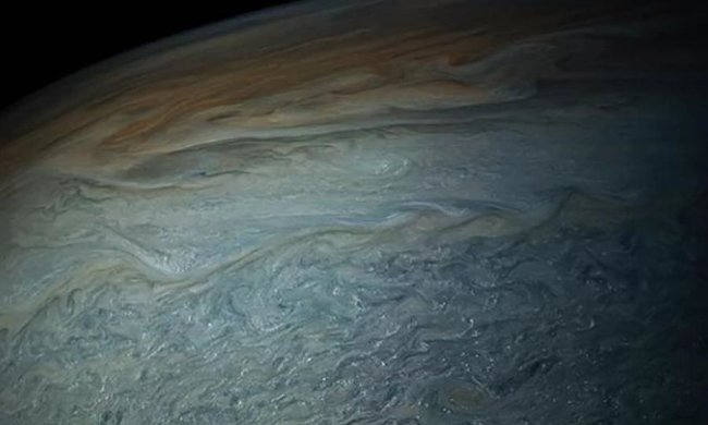 На Юпитере выпал снег: NASA опубликовало фото удивительного явления
