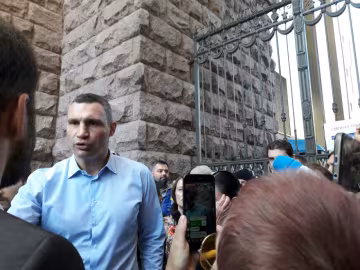 "Передсмертна агонія" депутатів Київради щодо повернення Кличка: жорстка критика нардепів, кримінальні справи та зміна Закону