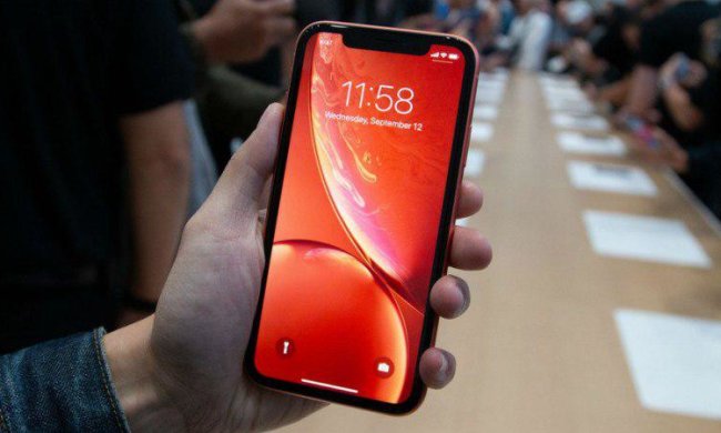 iPhone XR: Apple виводить на ринок "темну конячку"