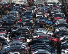 МВФ саботує закон про дешеві вживані авто