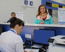 Українцям розповіли, коли нормально запрацюють паспортні центри