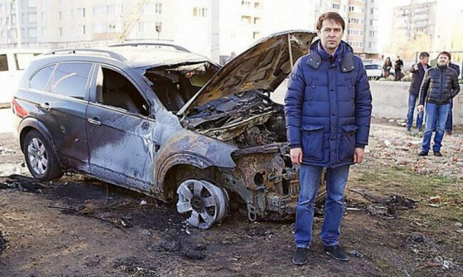 В Одеській області спалили автомобіль депутата (фото, відео)