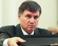 Аваков не поважає Лещенка