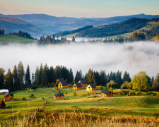 Аномальна погода наробила шуму в Карпатах: сніг на екваторі літа, перші фото