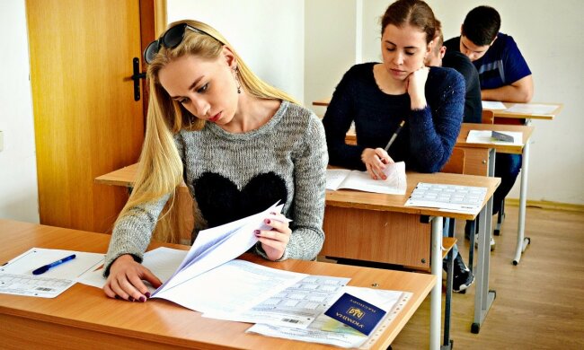 Украинцы требуют от Зеленского отменить ВНО: "Дети просто перестают..."