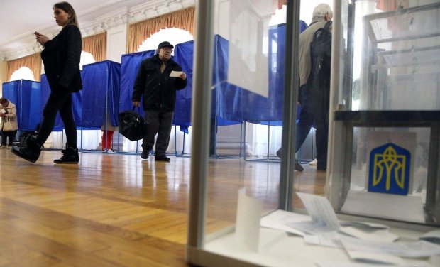 Во Львове члены избирательной комиссии могут сесть на нары: "рисовали" под диктовку
