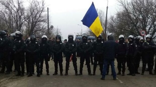 Протесты в Новых Санжарах, фото: slovoidilo.ua