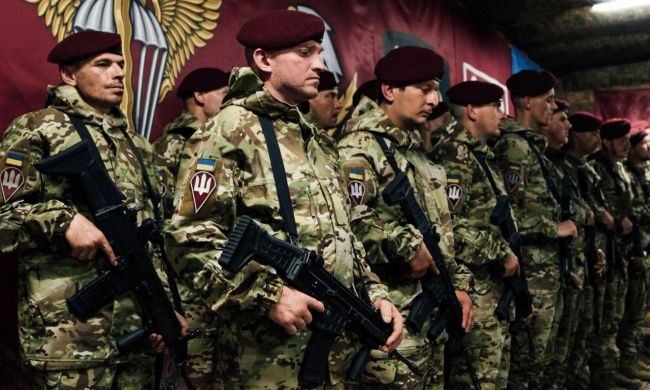 Военные ВСУ подписывают мотивационные контракты