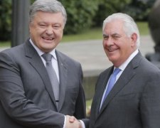 Стало відомо, про що говорили Порошенко і Тіллерсон