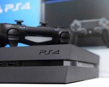 В Sony перенесли дату выхода PlayStation 5, игроки готовят кошельки: уже к праздникам