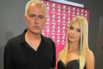Жозе Мауринью и Дарья Бондар: скрин поста в соцсети