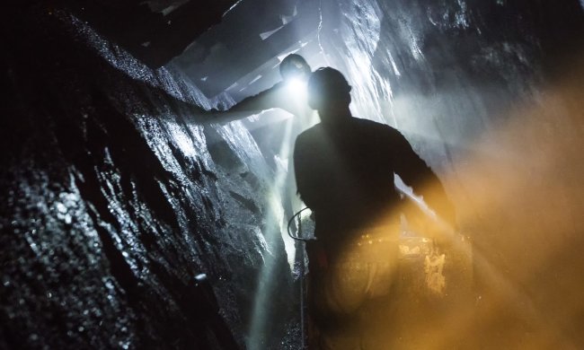 На Донбассе случился страшный обвал шахты со 119 работниками: стало известно о первой смерти