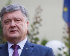 Порошенко напал на Зеленского и Тимошенко во время форума в Киеве