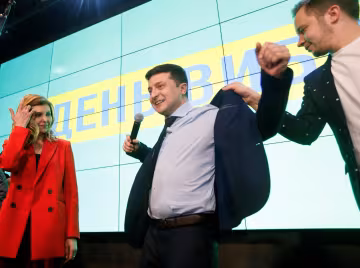 Главное за ночь: отпуск Зеленского, новые тарифы, пасхальный потоп и "черный список" пограничников