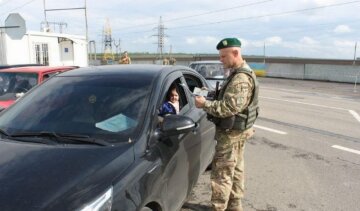 У черзі на в'їзд в Україну померли двоє біженців 