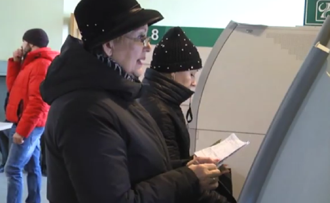 Оплата комунальних послуг. Фото: скрін youtube