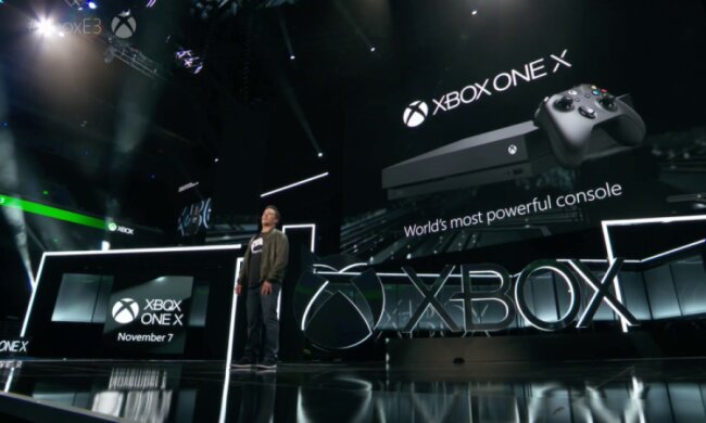 Microsoft представила самую мощную игровую консоль