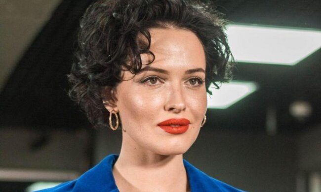 Прелести Астафьевой не смогли спрятаться под прозрачным бельем: фото