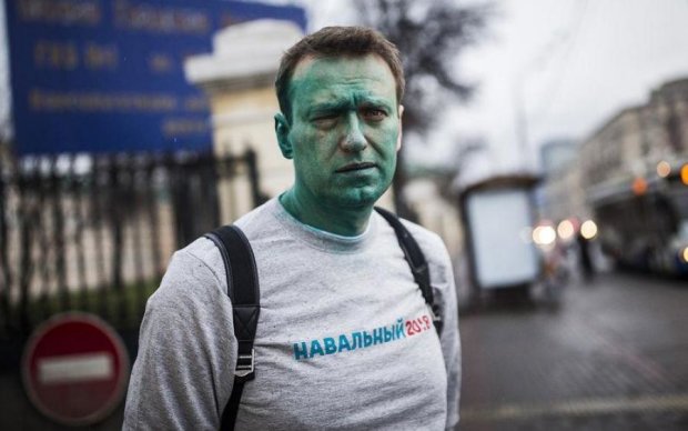 Навальный вернулся из Барселоны с глазом, обещает подробности