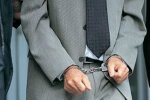Чиновник требовал взятки за пропуски на оккупированные территории
