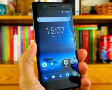 В мережу злили живе фото безрамкового смартфона Nokia 7 Plus