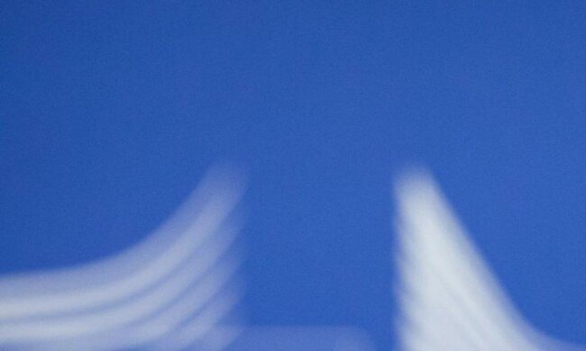 Соцопитування показало, хто обійде Порошенка на виборах