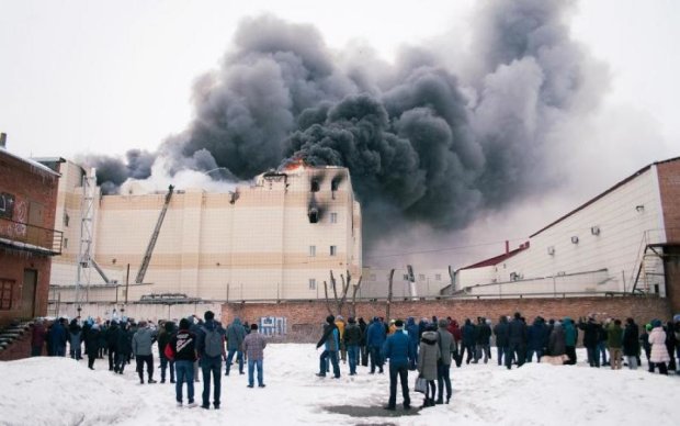 Пожар в Кемерово: официальные версии расследования разошлись 